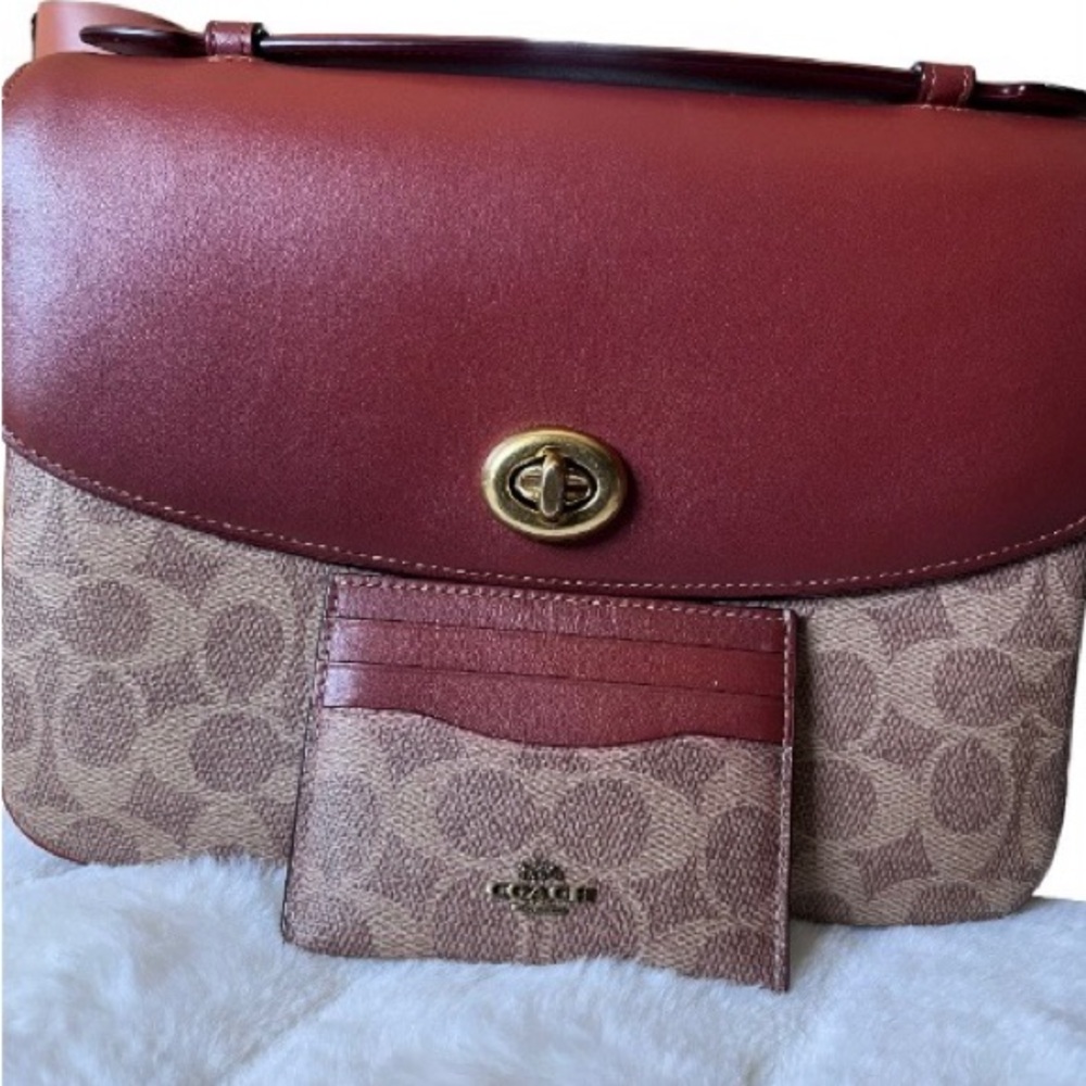 Coach Cassie crossbody signature Canvas like new not tags - Picture 2 of 10